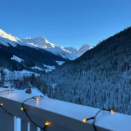 Bijou Clavadel * ダヴォス・プラッツ